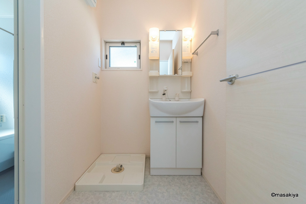 ディアコート金箱の居間・リビング|洗面・脱衣