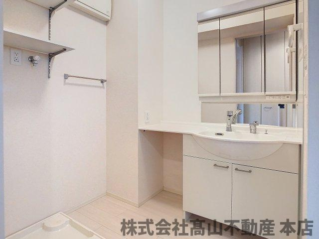 宗像市陵厳寺３丁目のアパートの洗面所