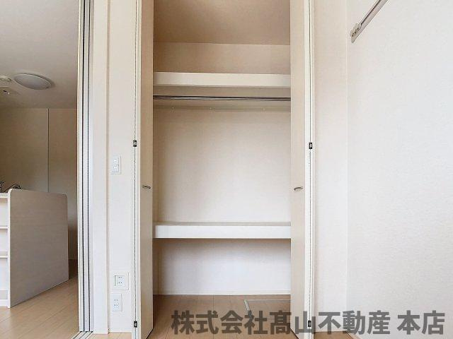 宗像市陵厳寺３丁目のアパートの収納