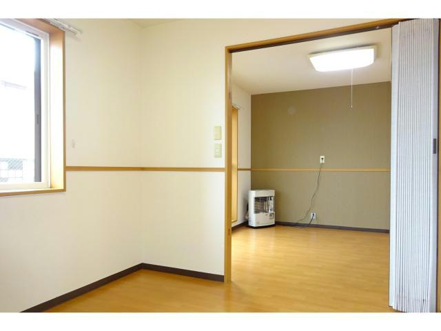 サニーアヴェニューの洋室