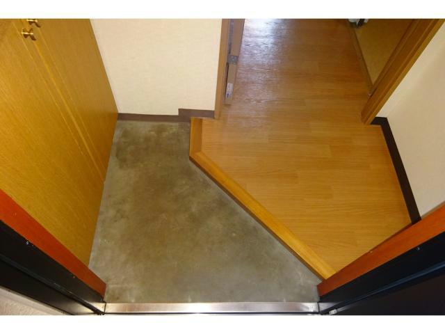 サニーアヴェニューの玄関