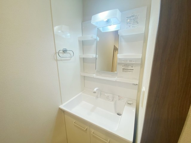 ノーブルラフィネ白幡の洗面所