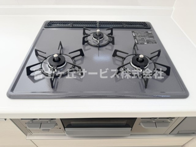 【その他】 | 静岡市葵区北番町 2期 新築一戸建て A号棟 | 3口コンロがあります