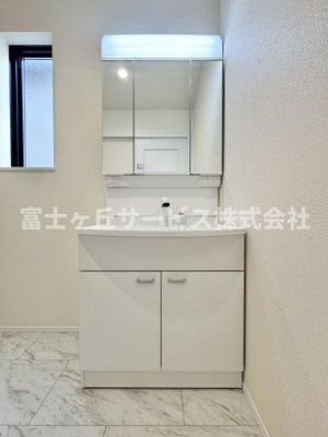 【独立洗面台】 | 静岡市葵区北番町 2期 新築一戸建て A号棟 | 朝の身支度に便利な独立洗面化粧台です