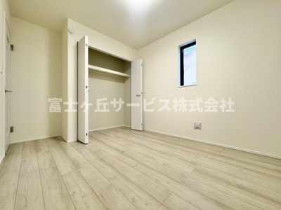 【子供部屋】 | 静岡市葵区北番町 2期 新築一戸建て A号棟 | 子供部屋としても使える洋室です