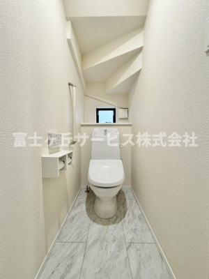 【トイレ】 | 静岡市葵区北番町 2期 新築一戸建て A号棟 | 1Fトイレです