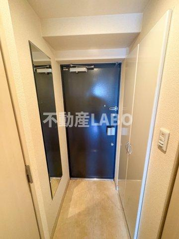 プレサンス難波リバーオアシスの玄関