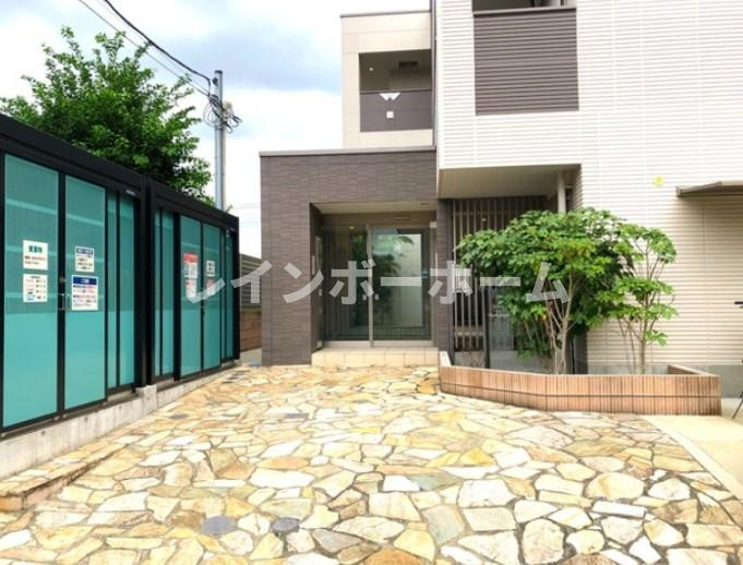 ストーリアのエントランス