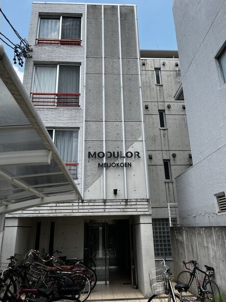 リアライズ名城公園の外観