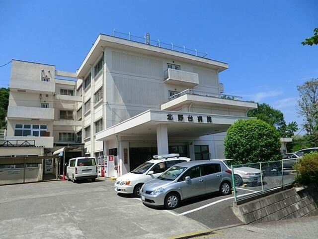 八王子市長沼町の中古一戸建の駐車場|北野台病院まで2,100m 