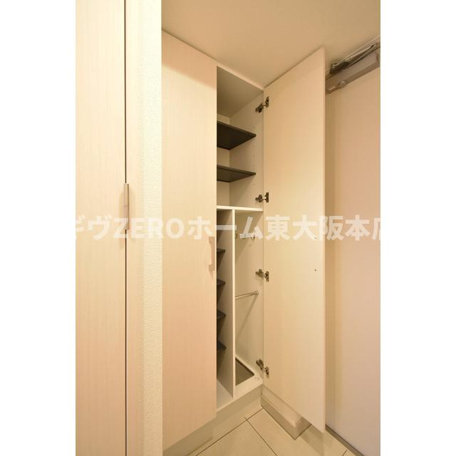 アドバンス大阪バレンシアの玄関