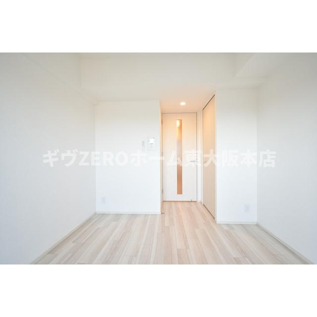 アドバンス大阪バレンシアの居間・リビング