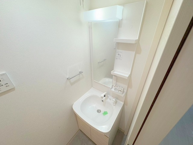 Buzz神崎川の独立洗面台