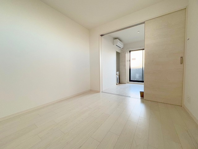 Buzz神崎川の居間・リビング