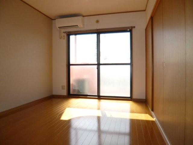 アップフィールドの居間・リビング|洋室