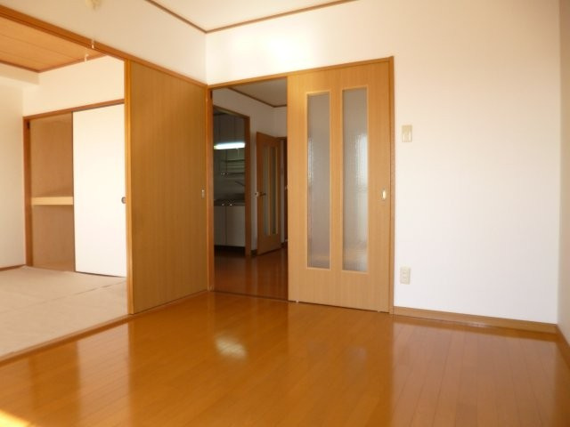 アップフィールドの洋室