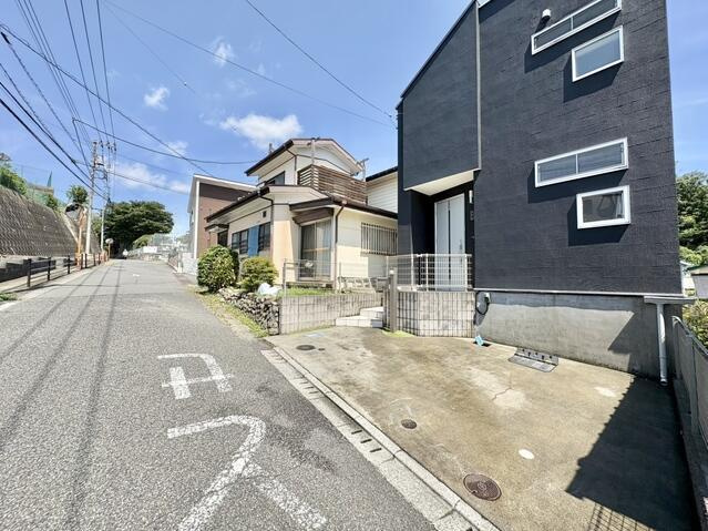 町田市野津田町の中古一戸建の前面道路含む現地写真|〇お問い合わせはお気軽にどう… 