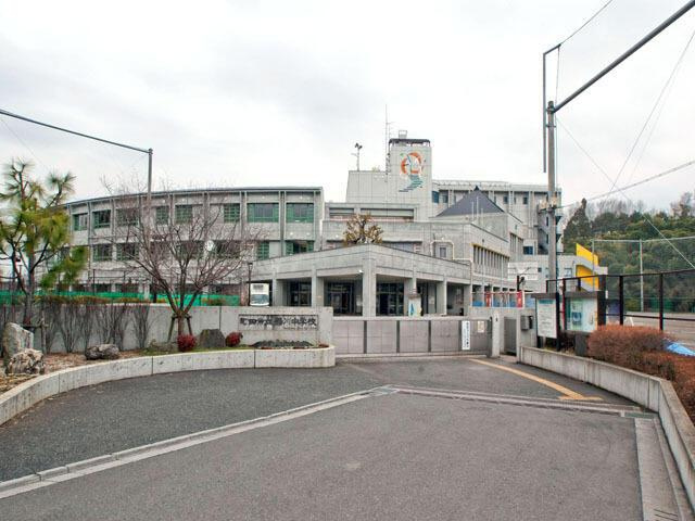 町田市野津田町の中古一戸建の周辺|町田市立鶴川中学校まで2,400m 