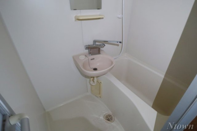 【浴室】 | ロアール | お風呂で日々の疲れを落としましょう