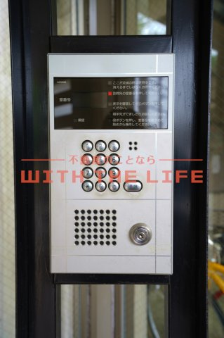 ロッヂングスオーク【キャッシュバック対象物件】のエントランス|落ち着いたエントランスです