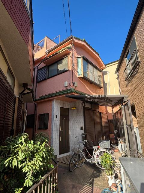 江戸川区北篠崎２丁目の中古一戸建の前面道路含む現地写真| 