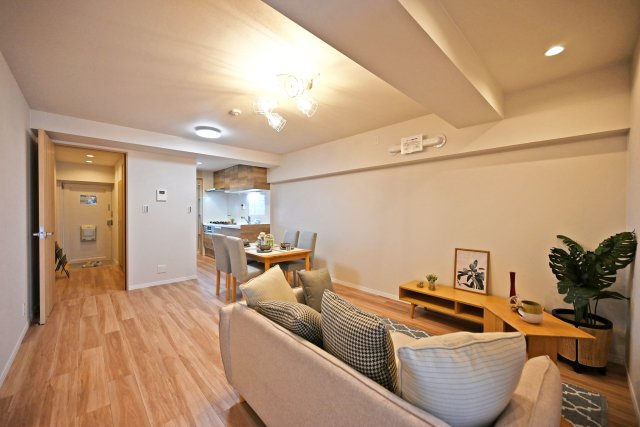 メガロコープ西宮Ⅱ1号棟の居間・リビング|リビングは家族全員の集まる憩いの場。この場所を通じて家族の楽しい会話が聞こえてきそうなリビングです。