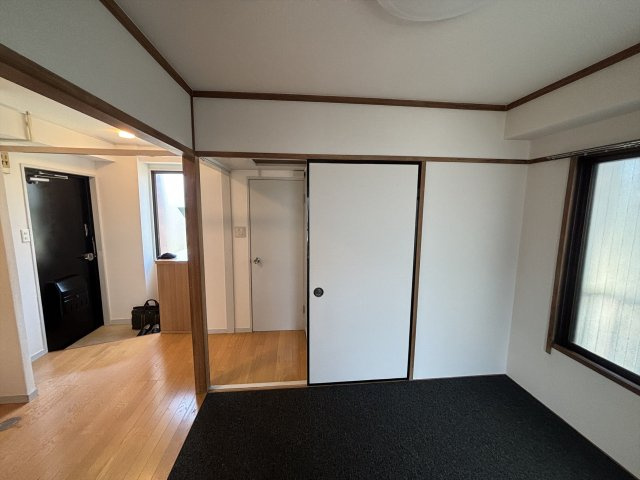 【洋室】 | グリーンヒル徳丸 | 一日の疲れをいやしてくれる寝室。