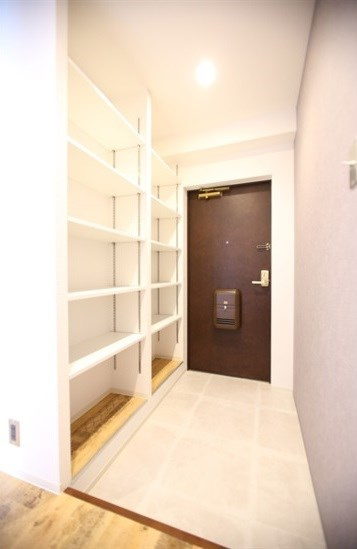 ボニール鶴里の玄関