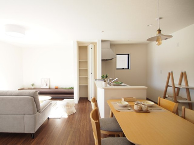 【居間・リビング】 | Livele Garden.S　御山沢田　４号棟 | ★内覧予約で新米4kg★