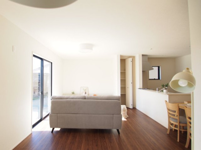 【居間・リビング】 | Livele Garden.S　御山沢田　４号棟 | ★内覧予約で新米4kg★