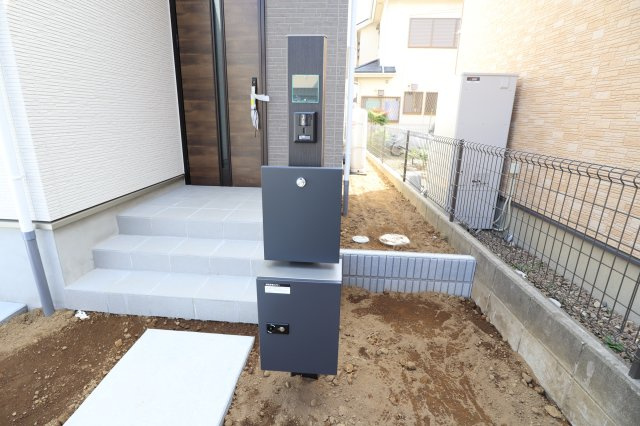 仲介手数料無料　桶川市神明1丁目　新築　全１棟の玄関