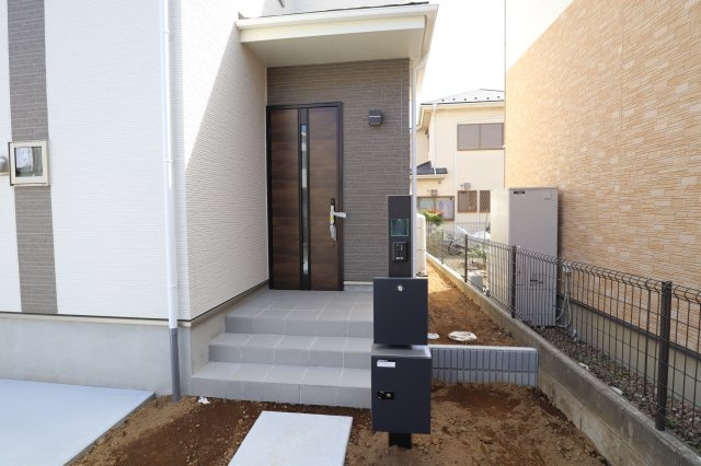 仲介手数料無料　桶川市神明1丁目　新築　全１棟の玄関