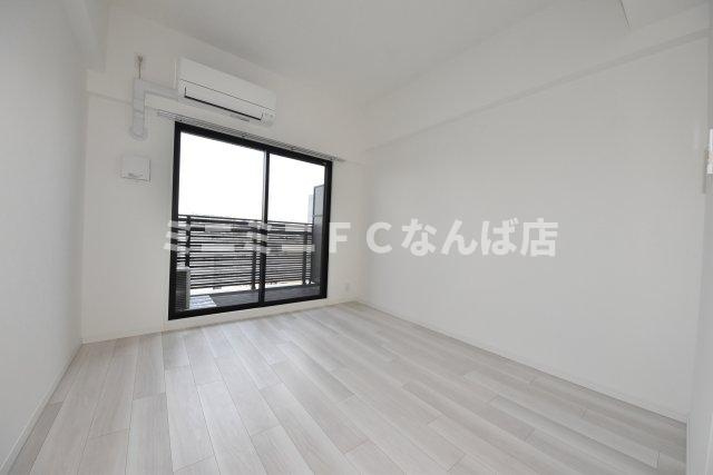 エスレジデンス難波大国町トレスの居間・リビング