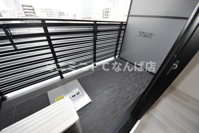 エスレジデンス難波大国町トレスのバルコニー