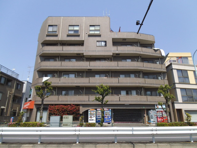 モンプラトー平山の外観|1階に駐車場完備！！