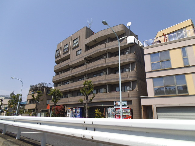 モンプラトー平山の外観|存在感のあるマンションです！