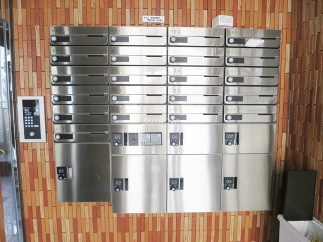 モンプラトー平山のその他共用部分|宅配BOX付集合ポストです☆彡