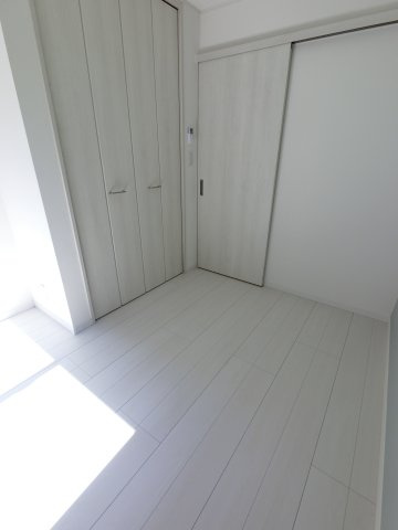 ペルル穴川の洋室