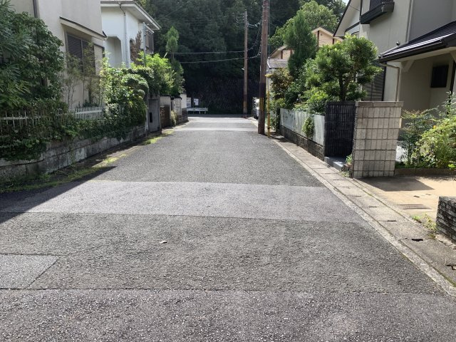 京都市左京区岩倉花園町　建築条件無売土地の前面道路含む現地写真