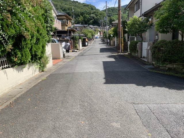 京都市左京区岩倉花園町　建築条件無売土地の前面道路含む現地写真