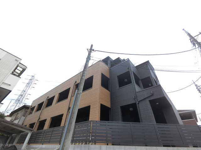 ペルル穴川の外観