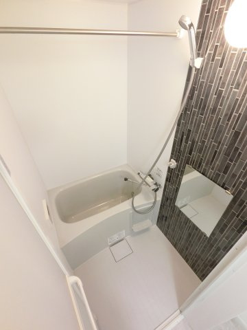 ペルル穴川の浴室