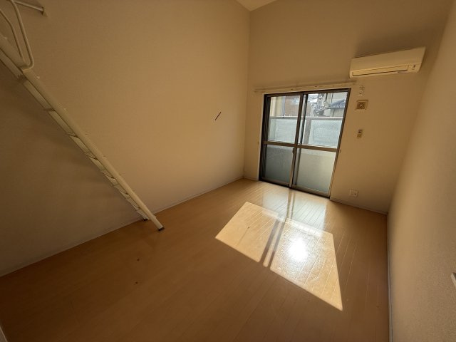 レジデンス石橋の居間・リビング