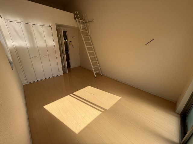 レジデンス石橋の居間・リビング