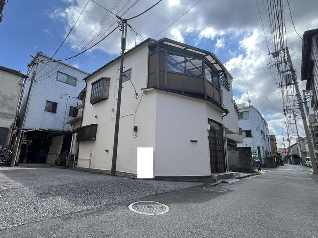 足立区本木北町の中古一戸建の前面道路含む現地写真| 