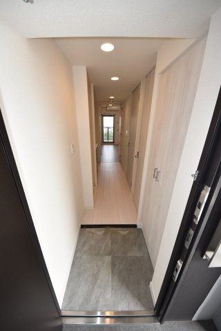 プレサンス四天王寺前夕陽ヶ丘アクティの玄関