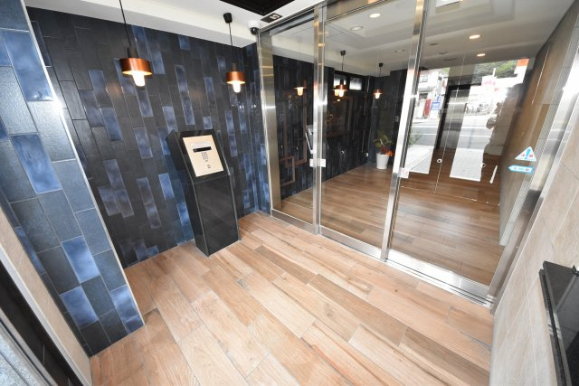 プレサンス四天王寺前夕陽ヶ丘アクティのエントランス