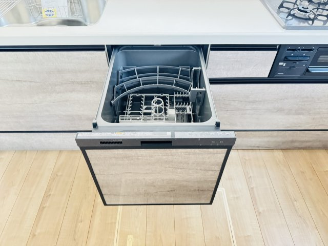 柏市亀甲台町２丁目新築戸建のキッチン|家事の手間をグッと省けるビルトイン食洗器