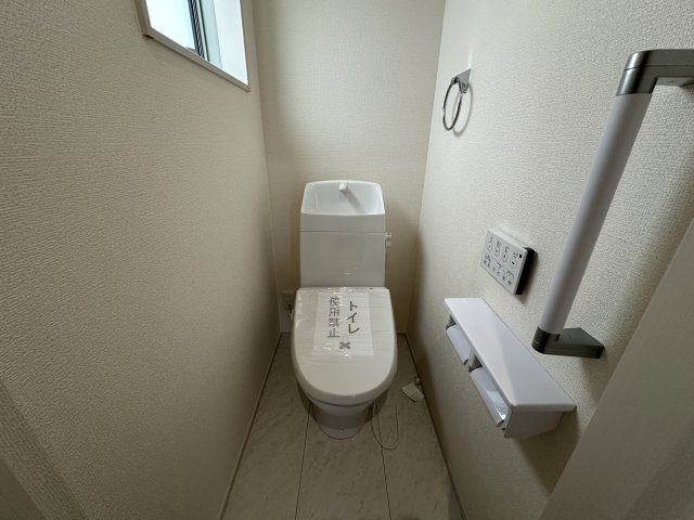 神戸市須磨区北落合4丁目新築戸建5号棟のトイレ