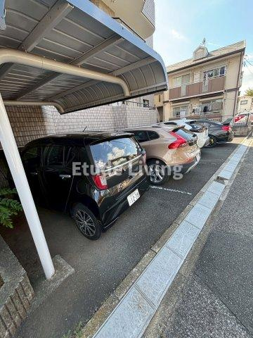 針ヶ谷壱番館の駐車場